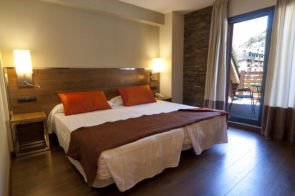 Nubahotel Βιέλα Δωμάτιο φωτογραφία