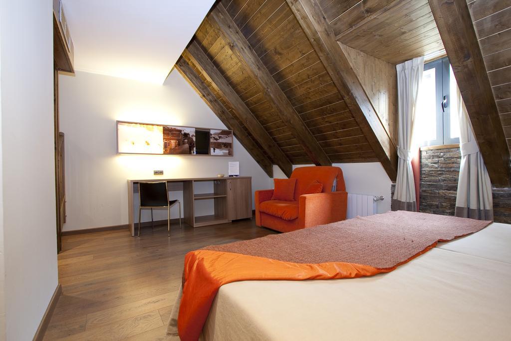 Nubahotel Βιέλα Δωμάτιο φωτογραφία