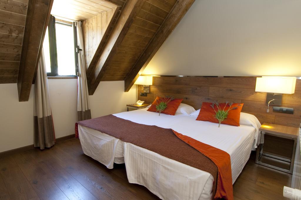 Nubahotel Βιέλα Δωμάτιο φωτογραφία